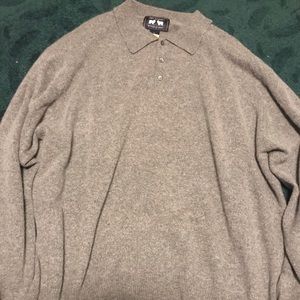 Oversized 90s sweater.